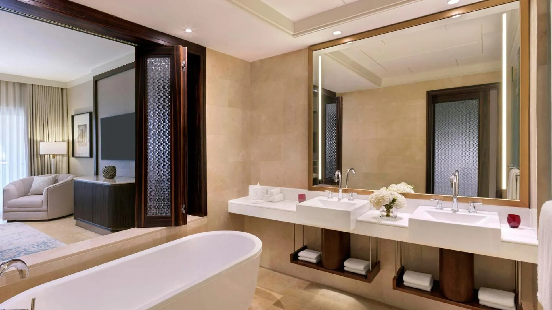 The Ritz-Carlton Abu Dhabi, Grand Canal Resort