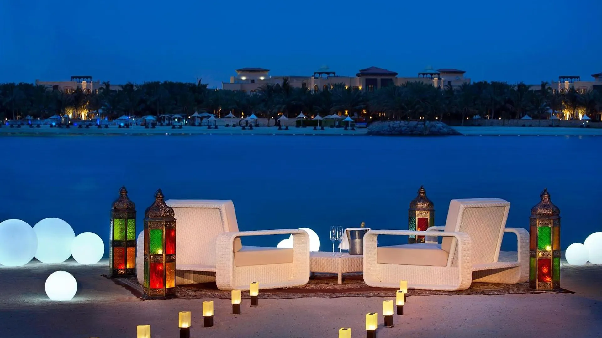 Resort The Ritz-Carlton Abu Dhabi, Grand Canal
