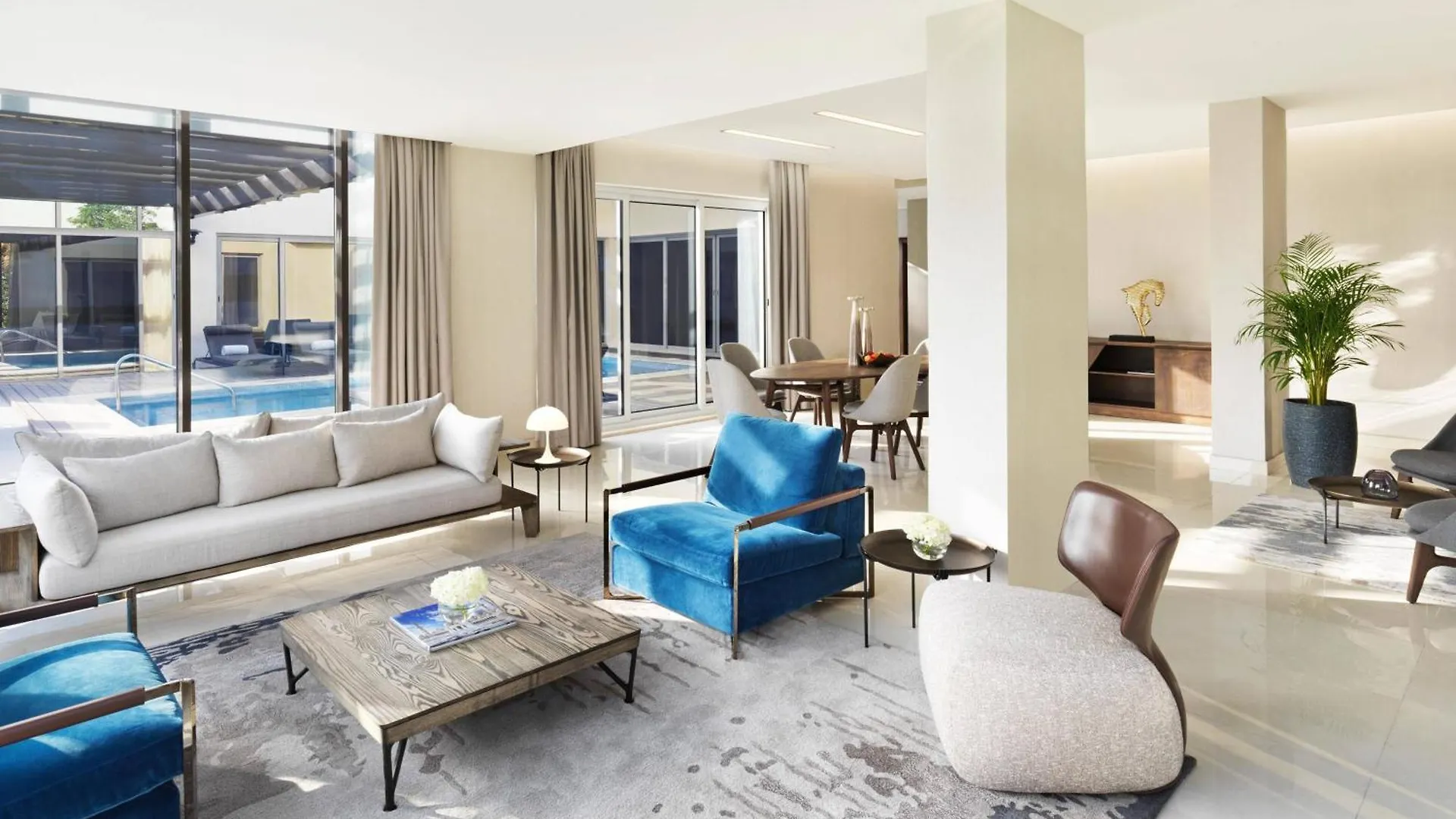 The Ritz-Carlton Abu Dhabi, Grand Canal
