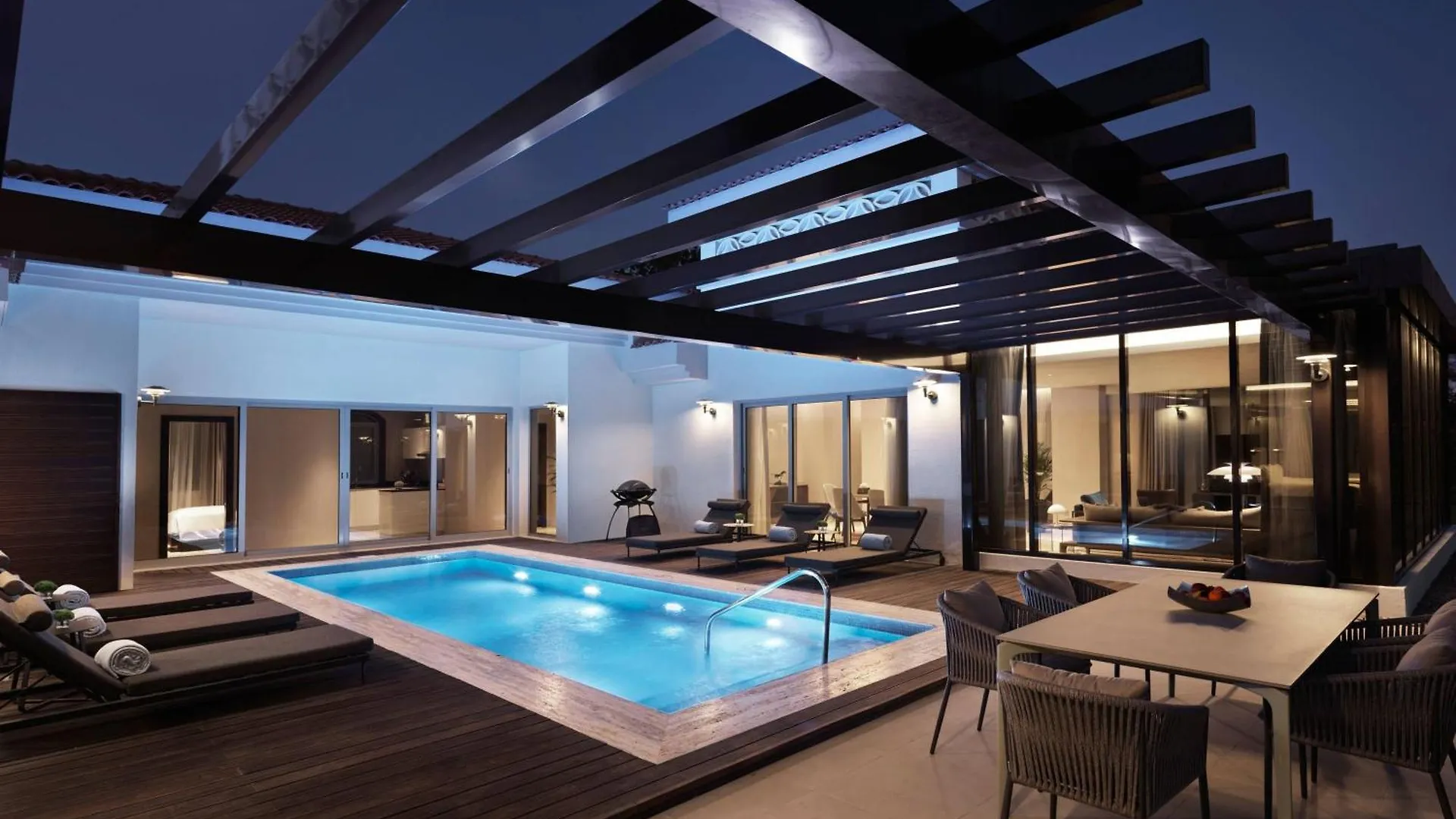 Resort The Ritz-Carlton Abu Dhabi, Grand Canal