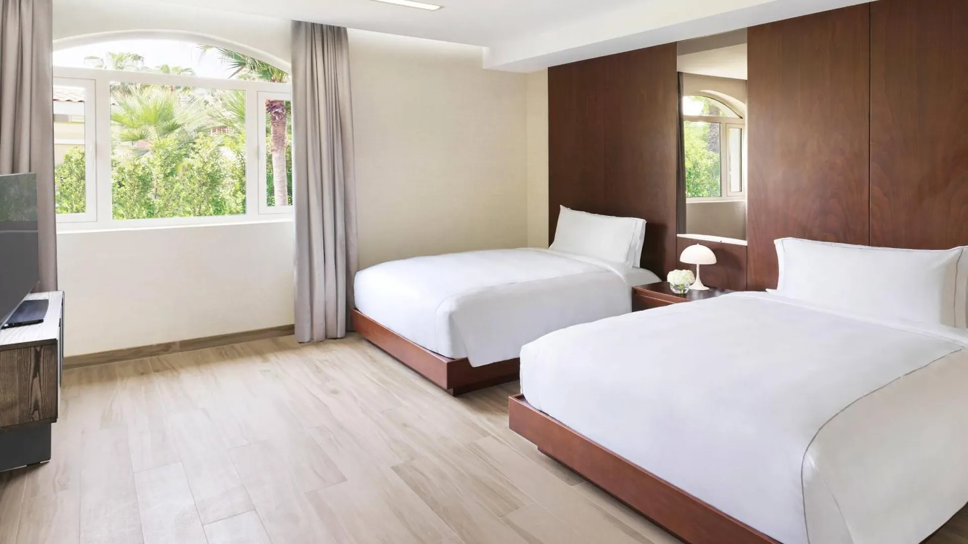 Resort The Ritz-Carlton Abu Dhabi, Grand Canal