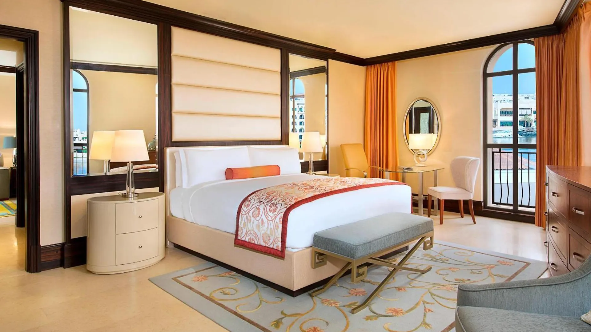 The Ritz-Carlton Abu Dhabi, Grand Canal 5*,  United Arab Emirates