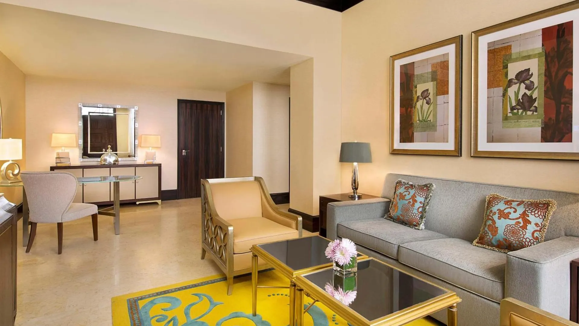 Resort The Ritz-Carlton Abu Dhabi, Grand Canal