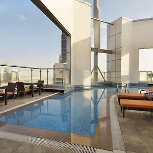 מלון Ramada Corniche