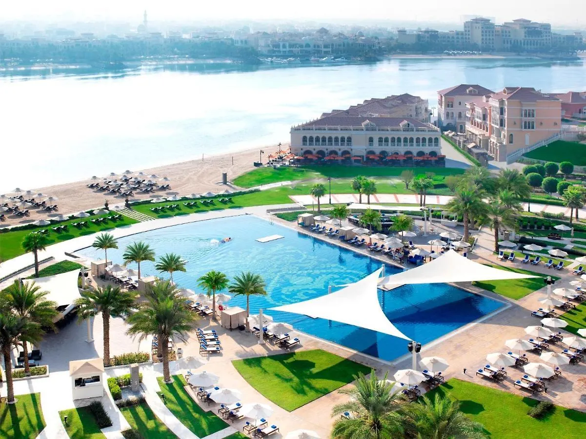 The Ritz-Carlton Abu Dhabi, Grand Canal Курортный комплекс