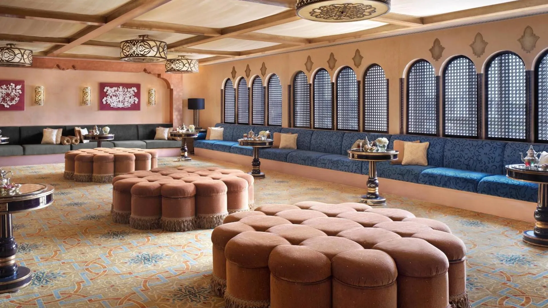 The Ritz-Carlton Abu Dhabi, Grand Canal Курортный комплекс