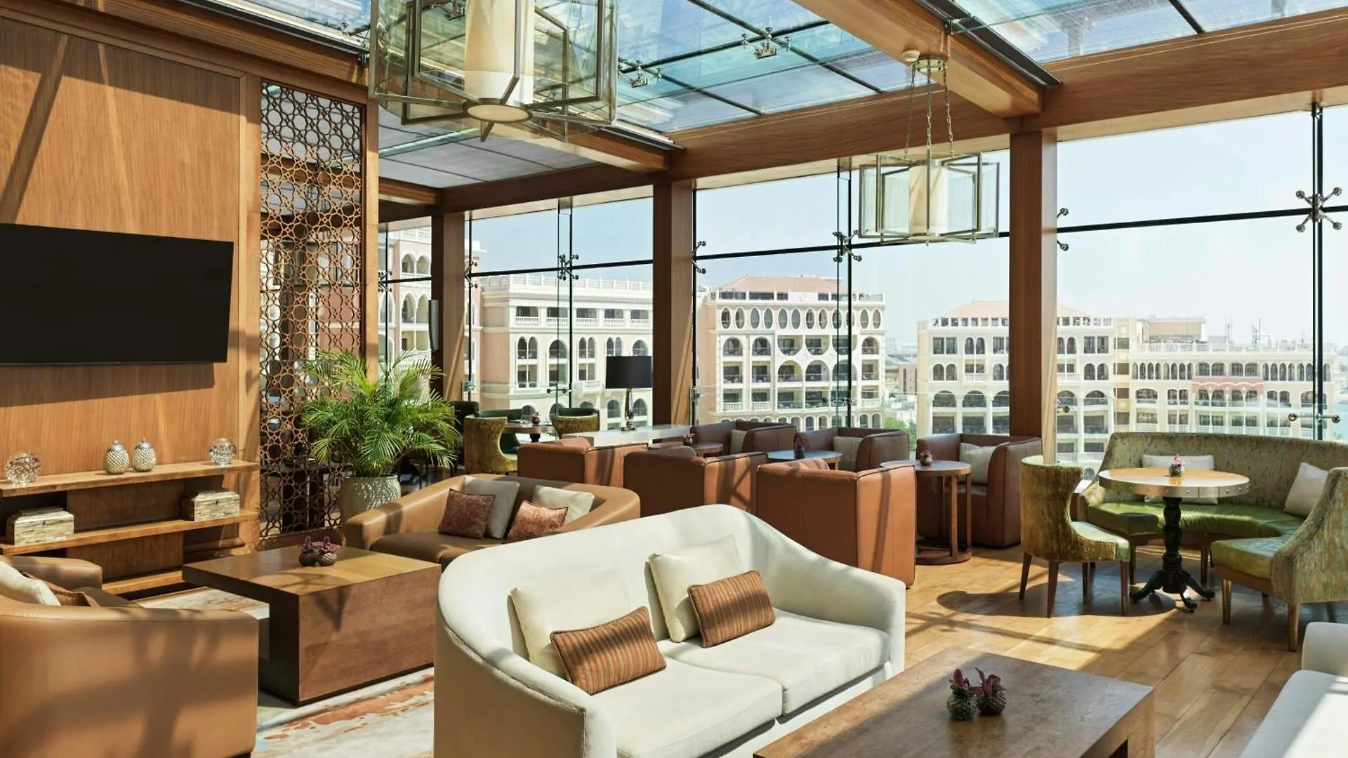 The Ritz-Carlton Abu Dhabi, Grand Canal