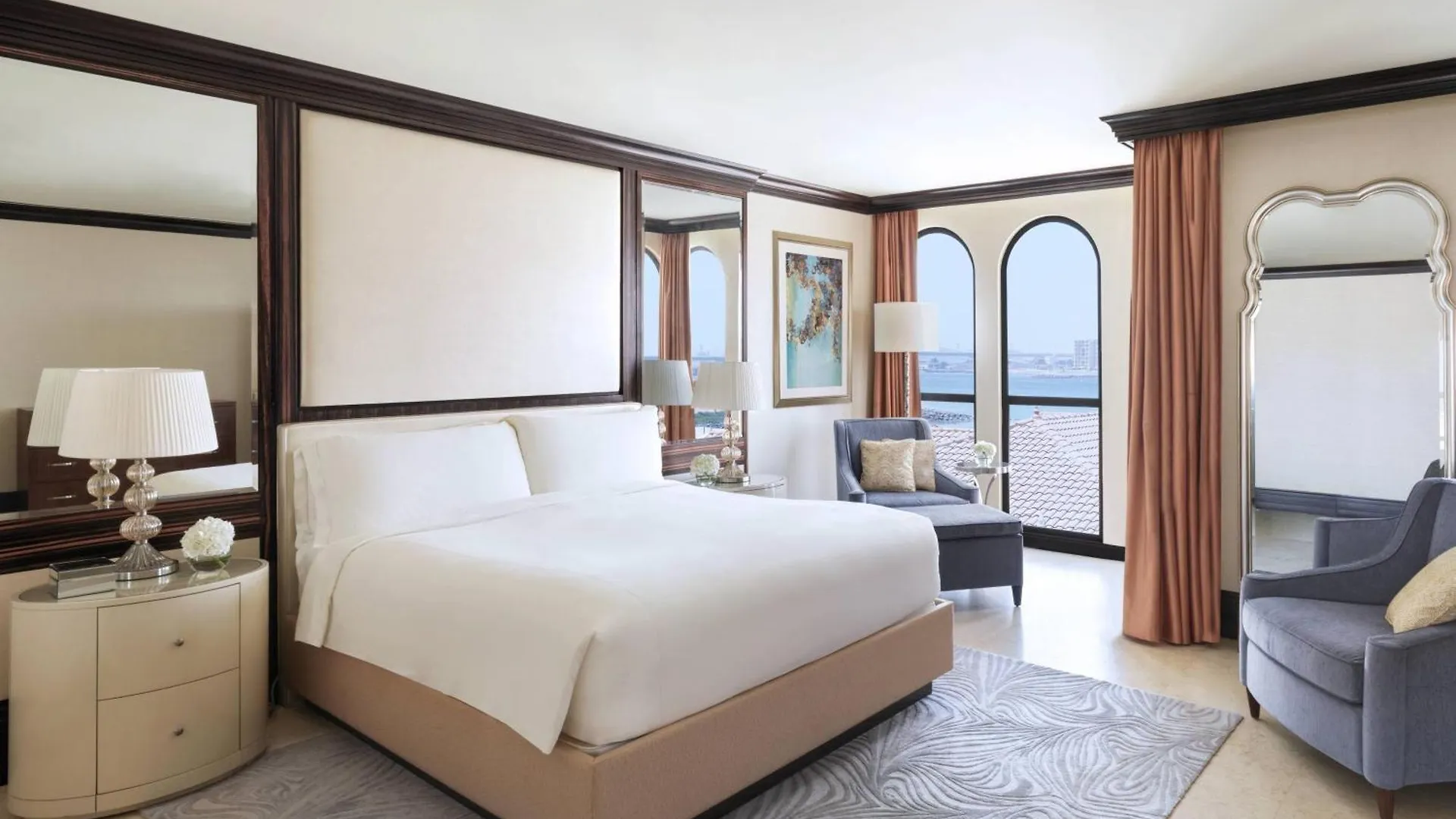 ***** Курортный комплекс The Ritz-Carlton Abu Dhabi, Grand Canal ОАЭ