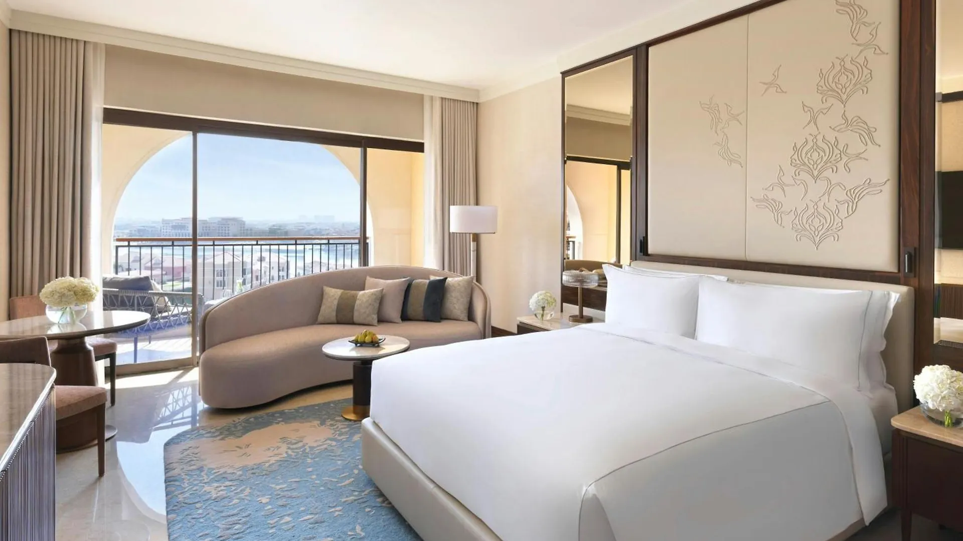 ***** Курортный комплекс The Ritz-Carlton Abu Dhabi, Grand Canal ОАЭ