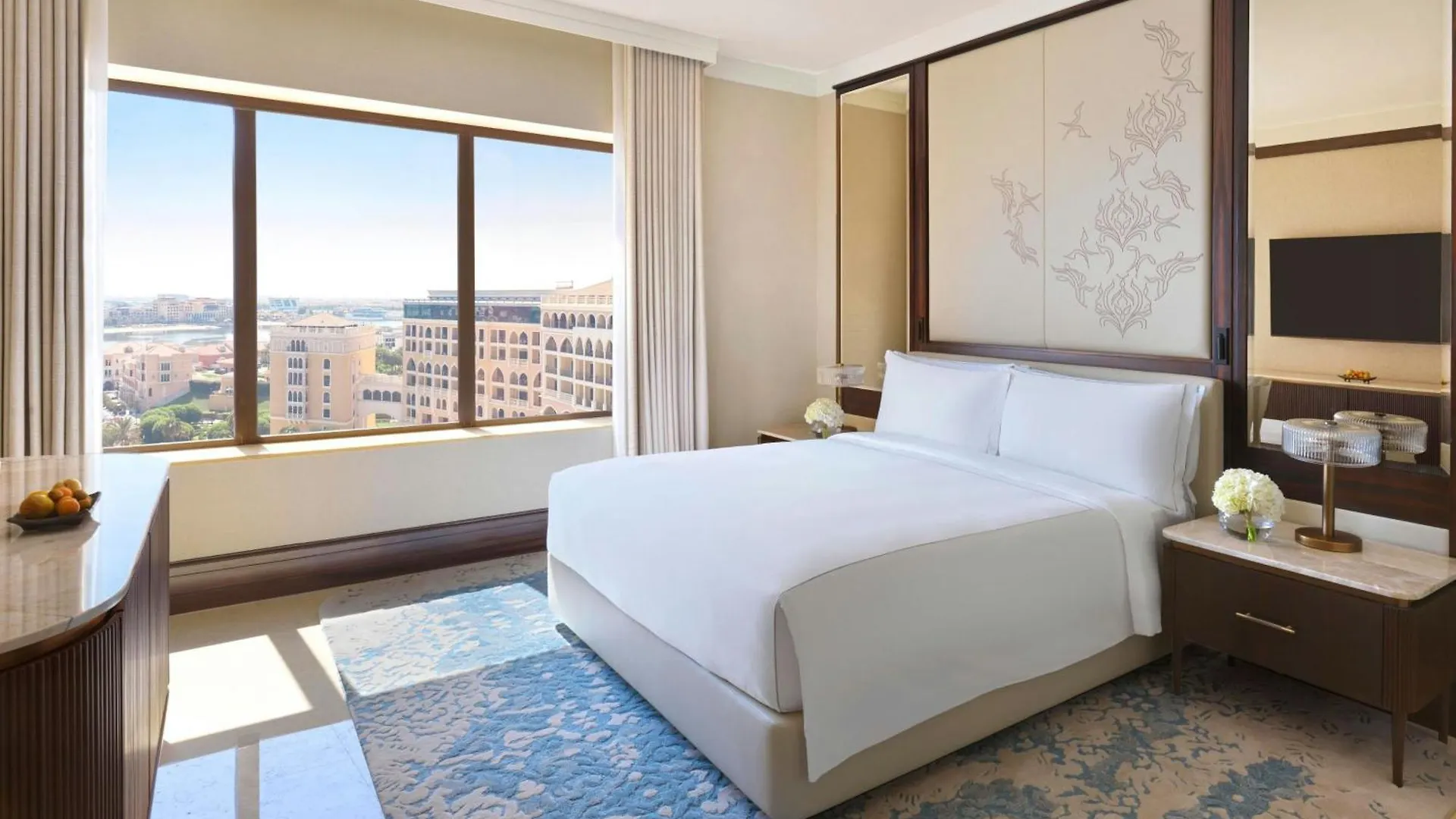 Resort The Ritz-Carlton Abu Dhabi, Grand Canal